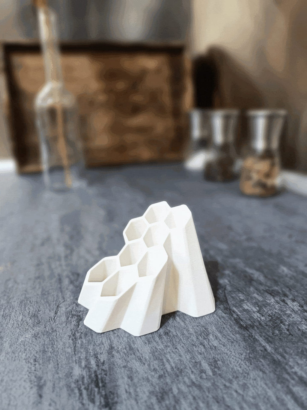 HEXAGONAL PEN TIN