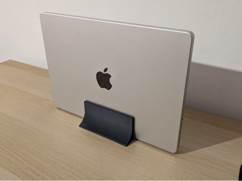 Laptop Macbook Pro 14 M3 Max Stand
