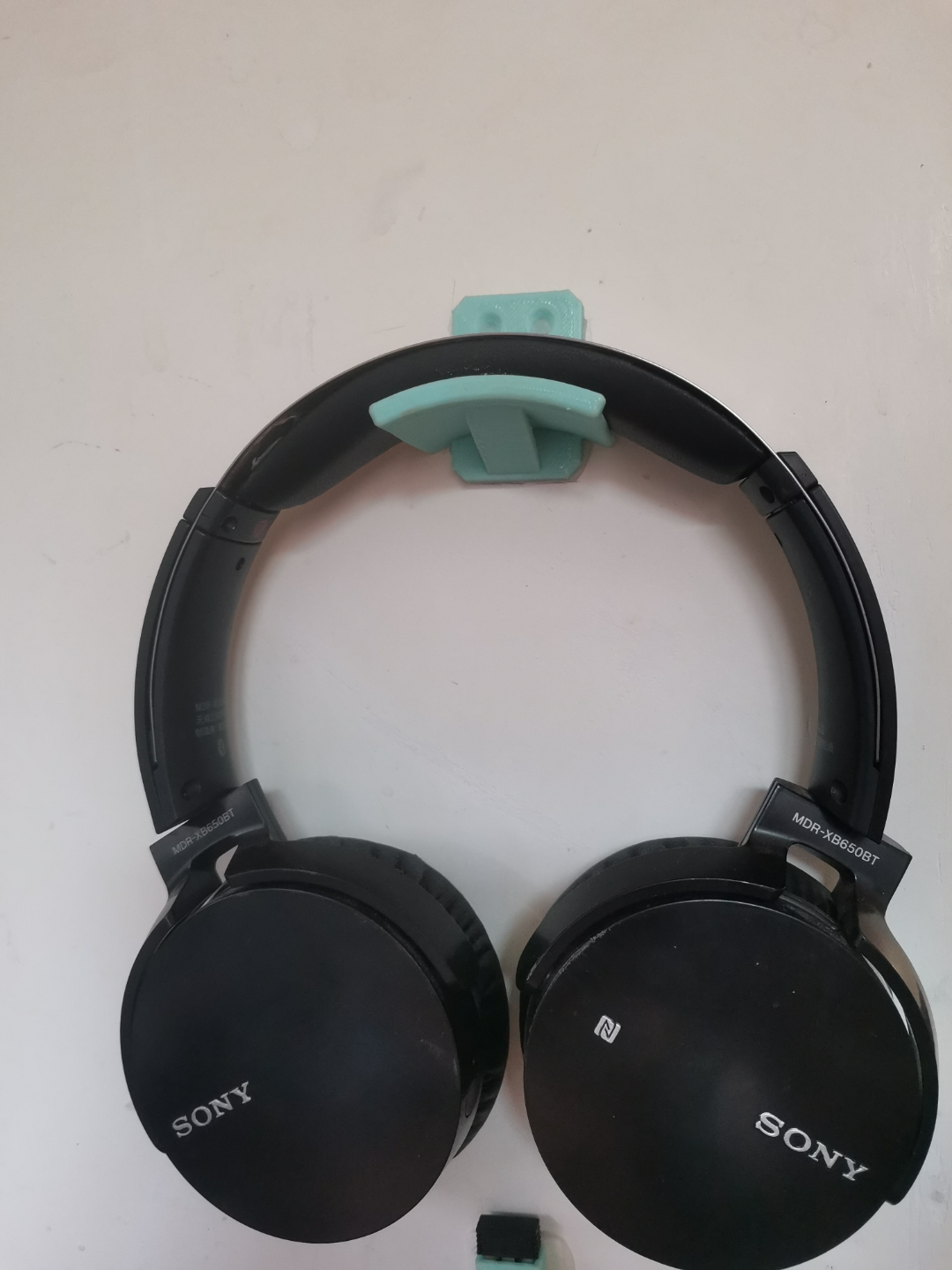 Headphone stand