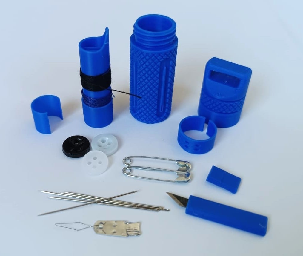 Travel sewing kit