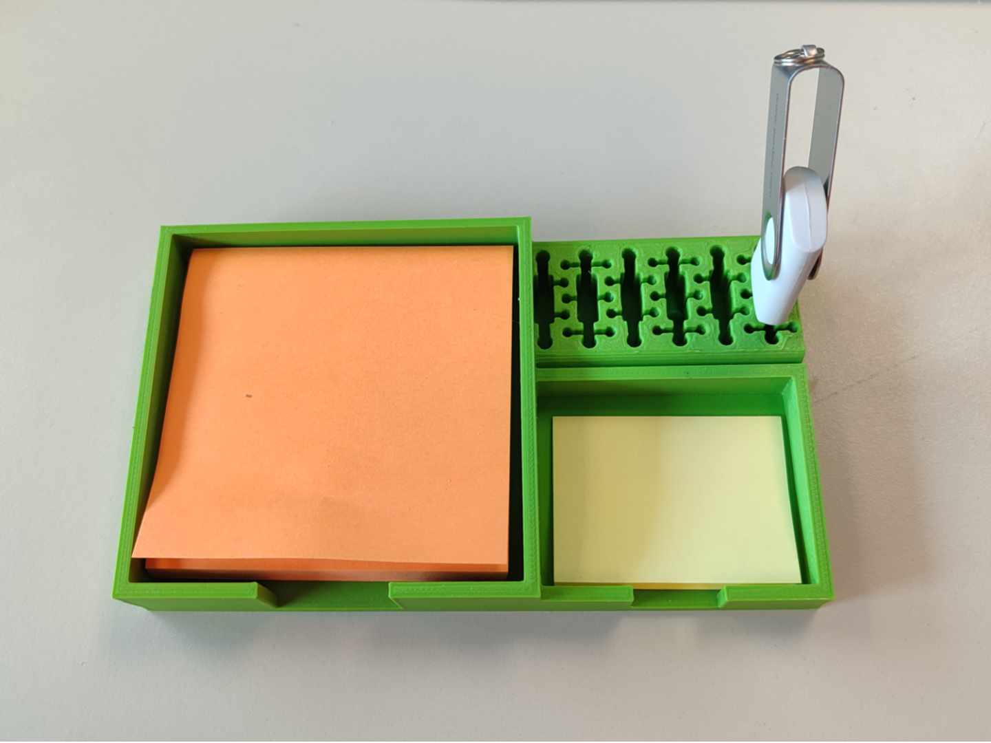 Organizador postit y USB
