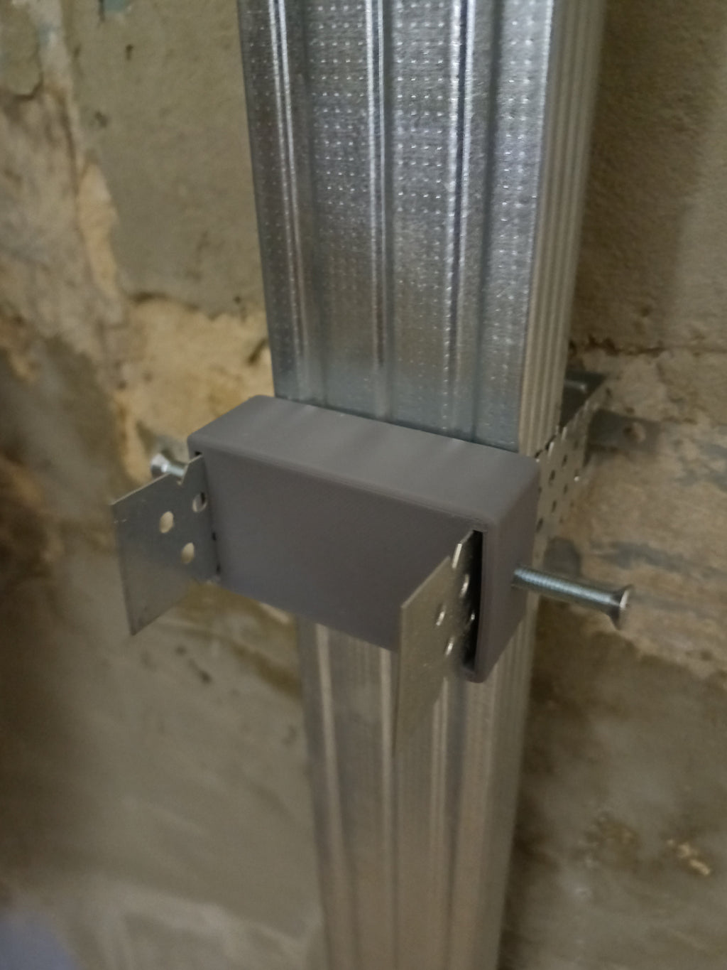 ,,Krab'' Metal profile mount holder