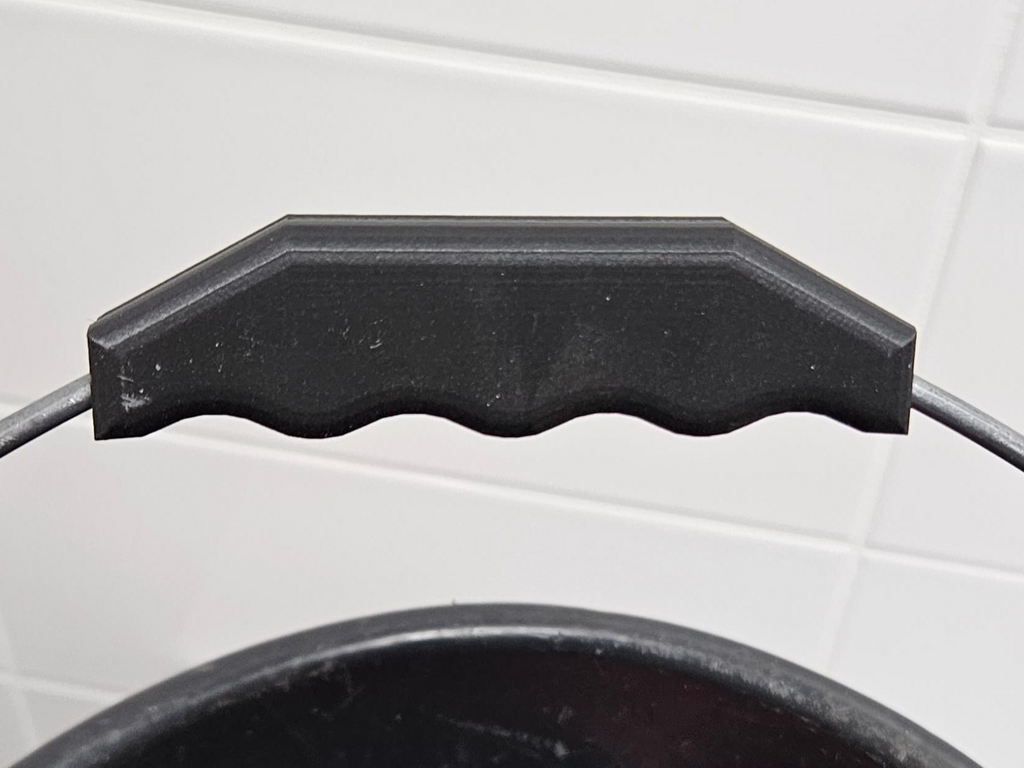 Bucket Handle 'Click in place'