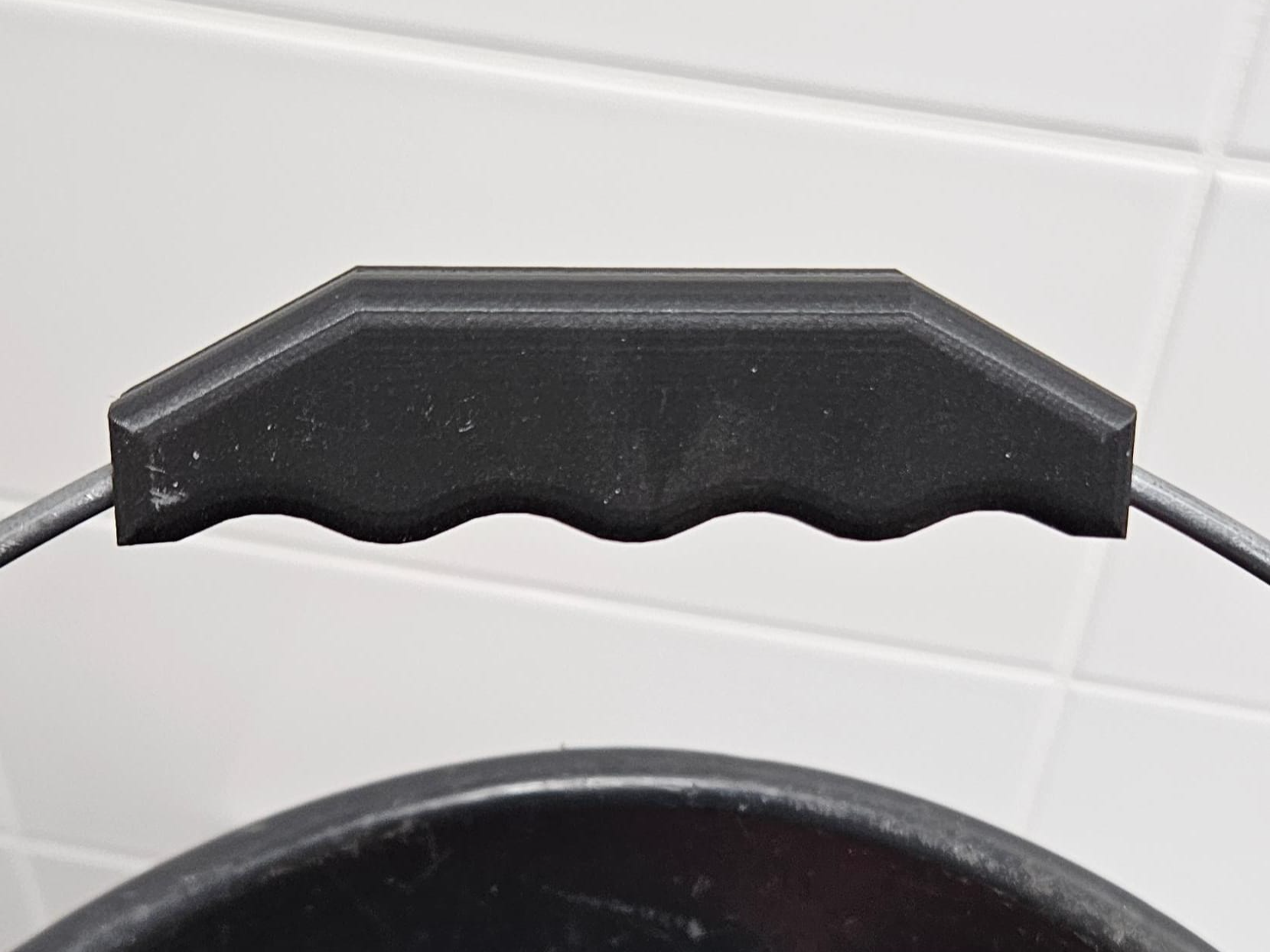Bucket Handle 'Click in place'