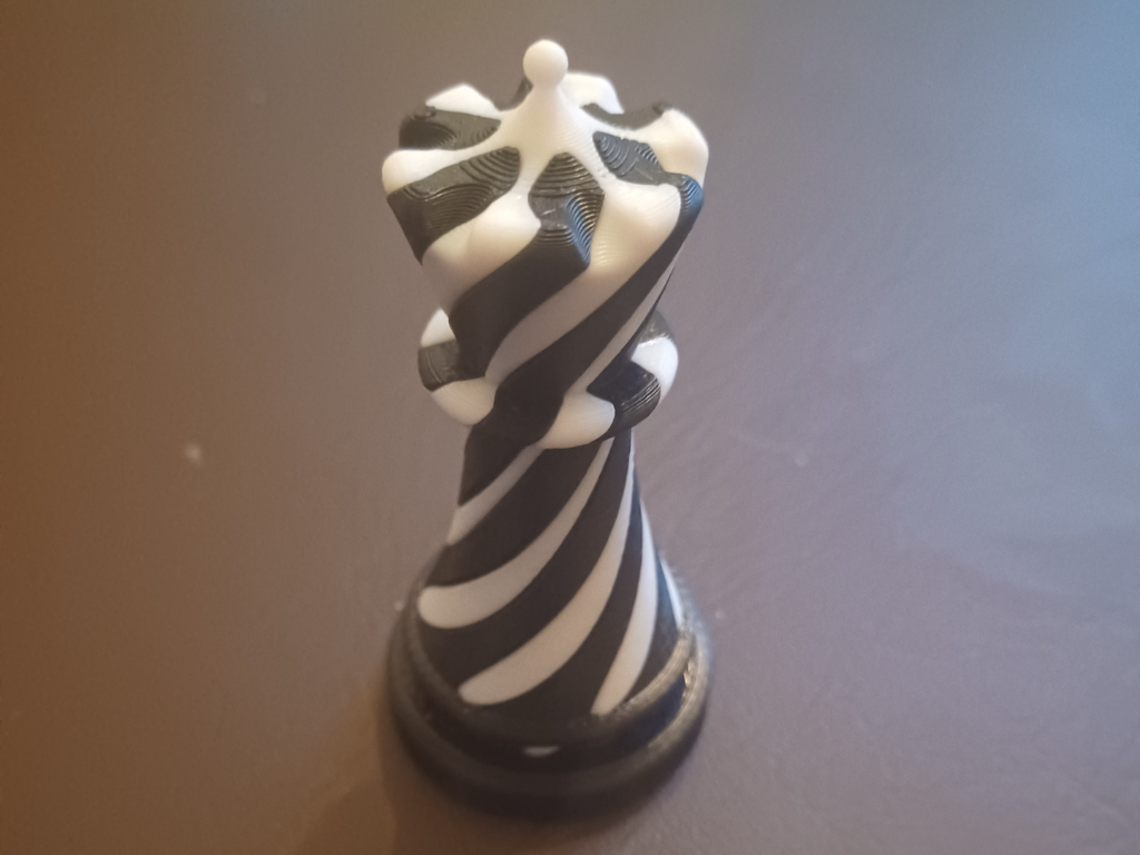 Spiral Passthrough Chess Queen