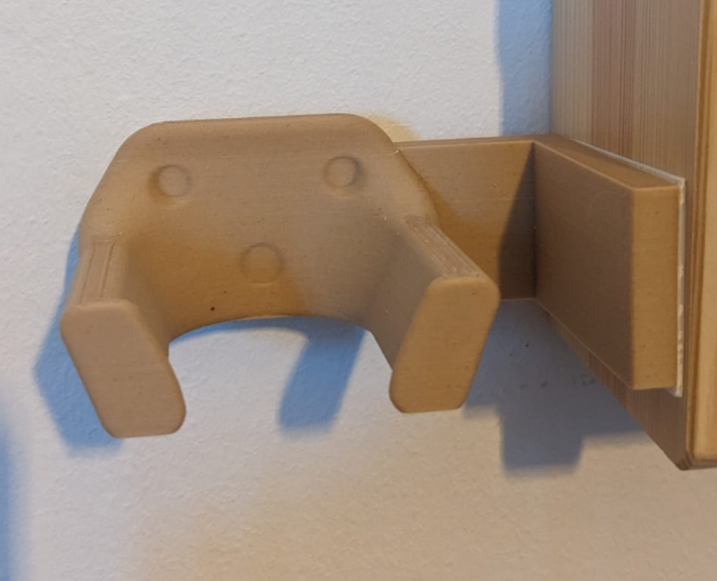 Ukulele wall mount to right side