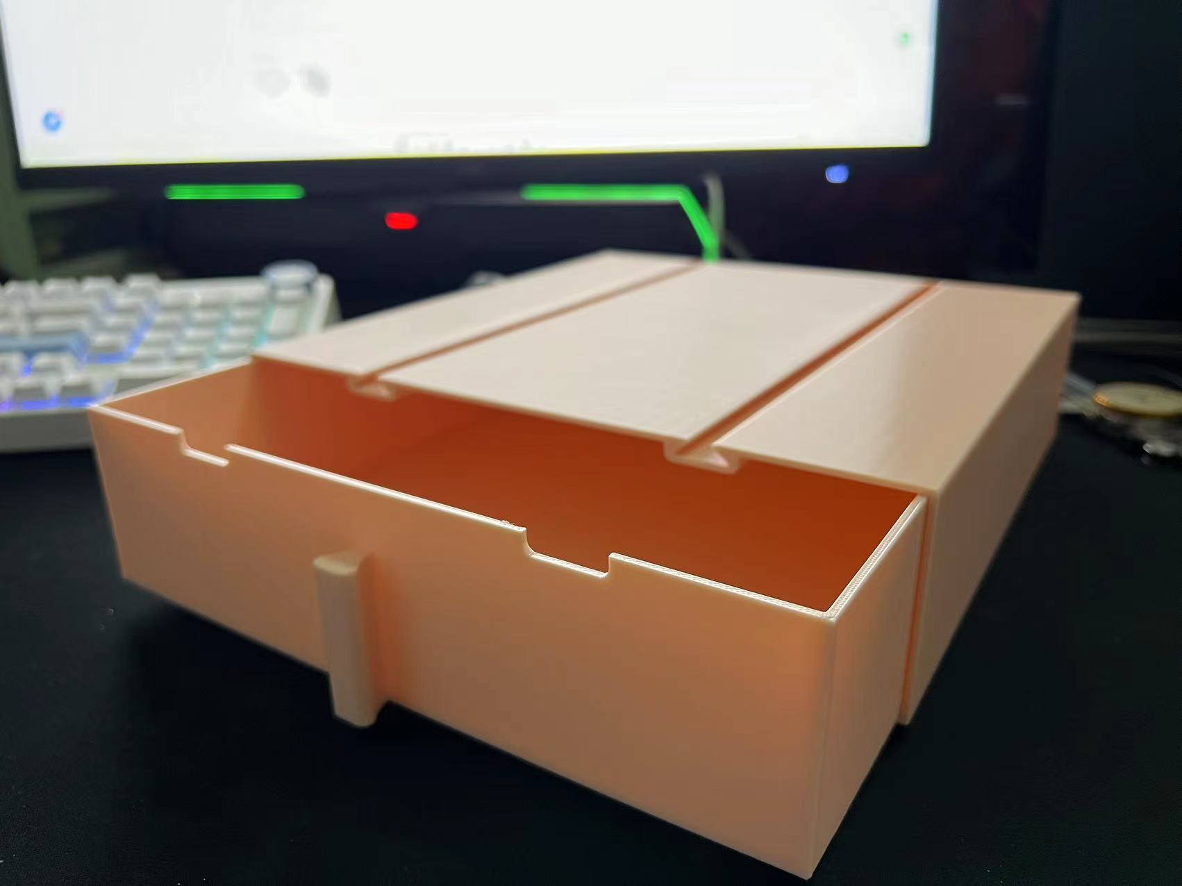 堆叠抽屉箱