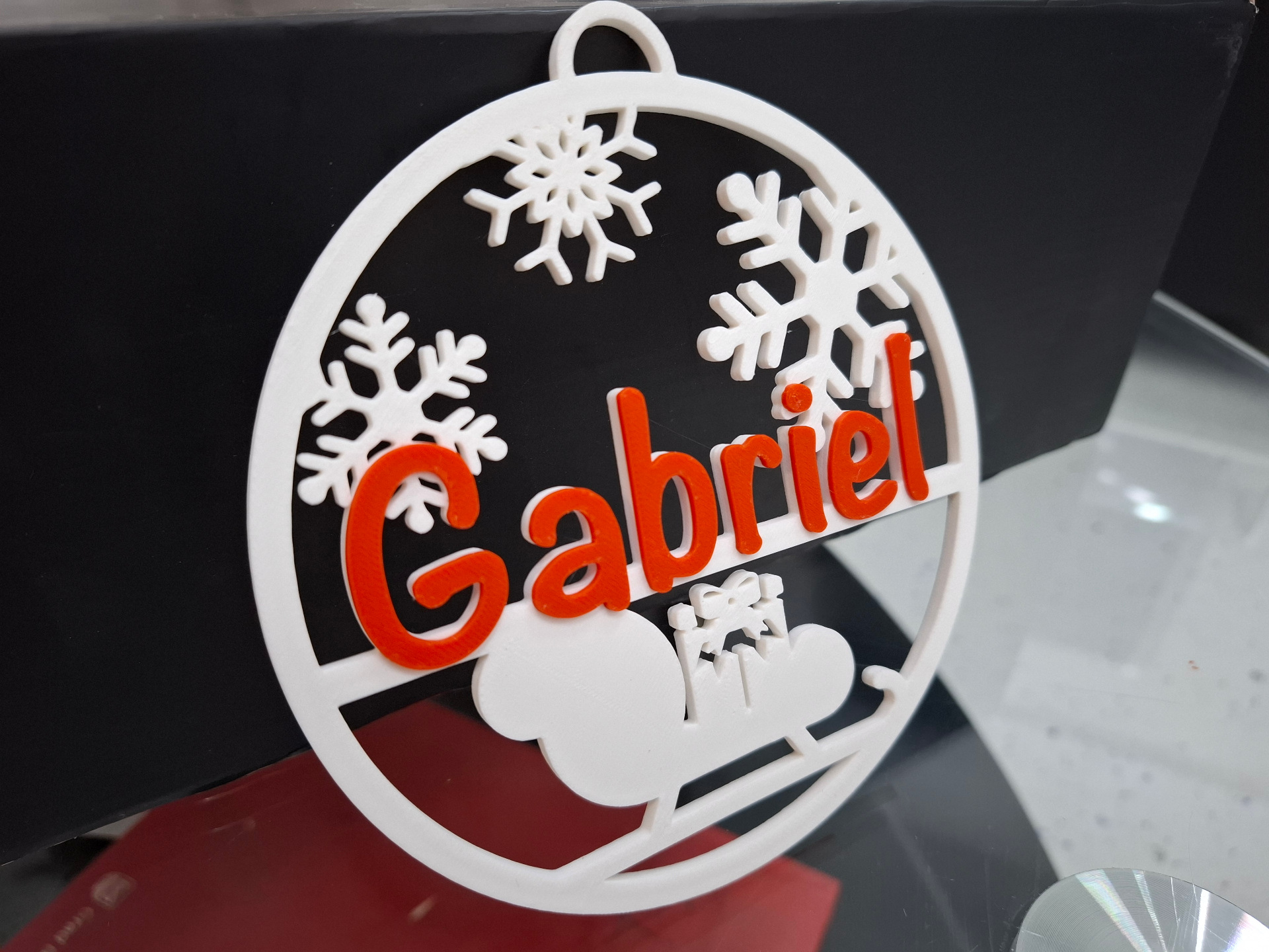 Simple Christmas ornament (with changeable name)