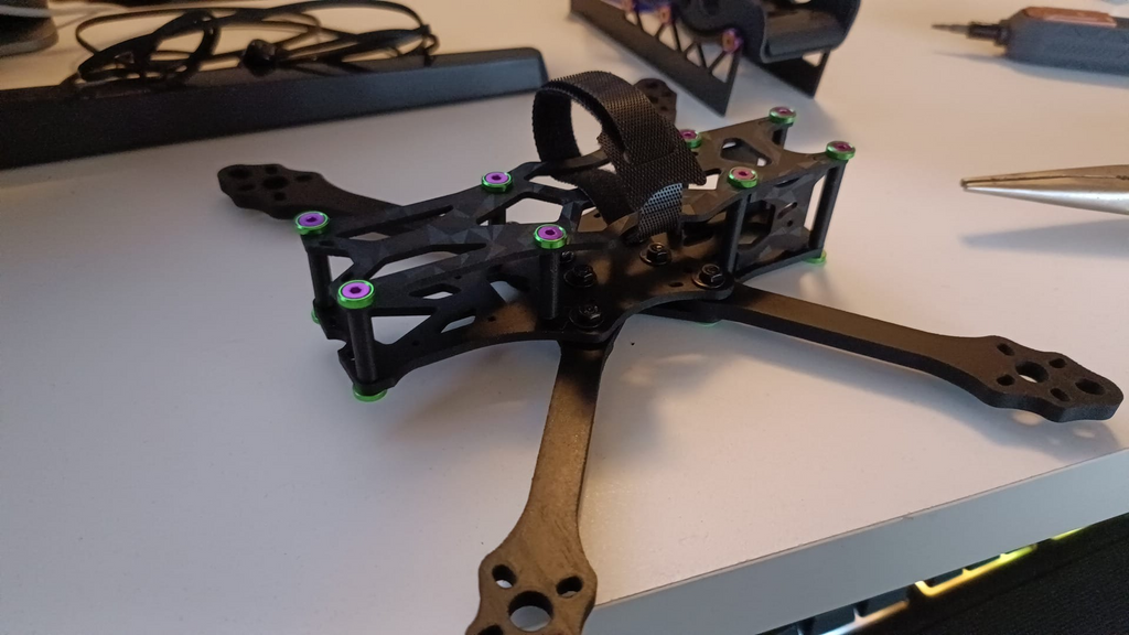 APEX 5 FRAME PLA-CF