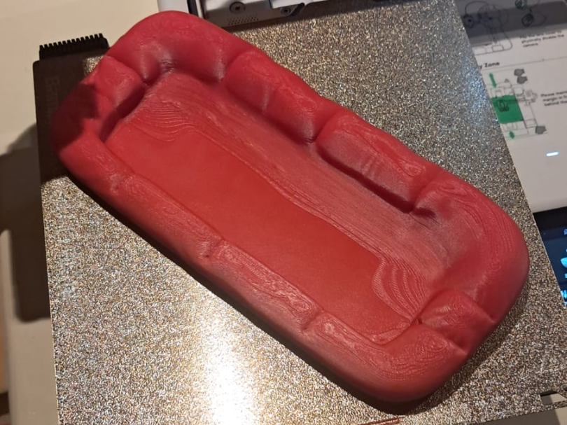 Sofa-shaped glasses holder