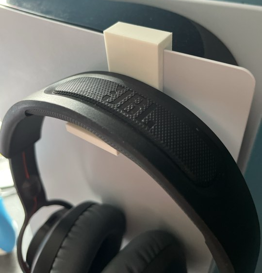Headphone holder for ps5
