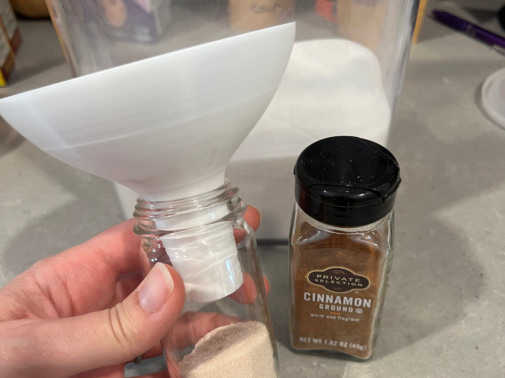 Spice funnel (1 inch spout)