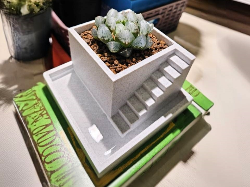 Planter with stair - Detachable version