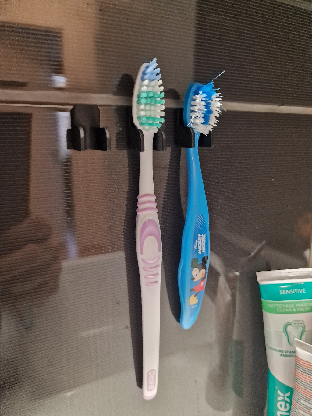 toothbrush holder very fast to print and universal