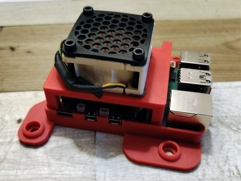 Raspberry Pi 5 VESA 75x75 Re-Remix