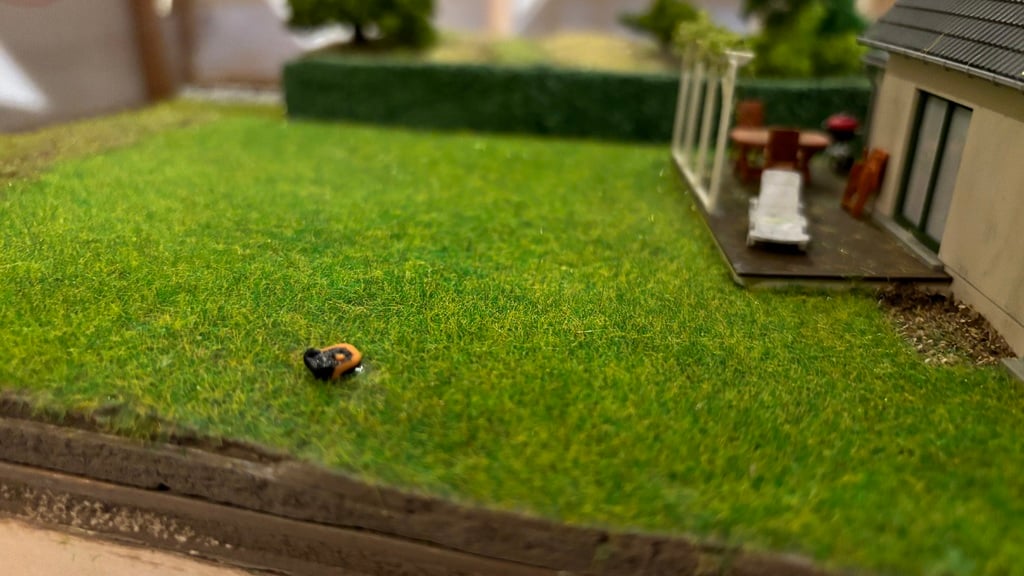 Robot lawn mower h0 - 1:87