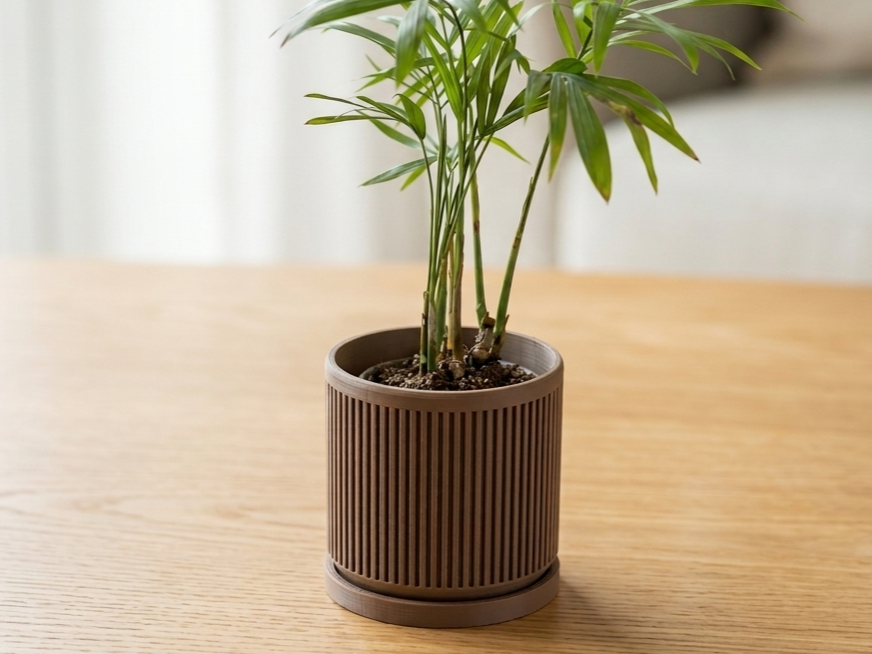 Modern planter pot + optional self watering.