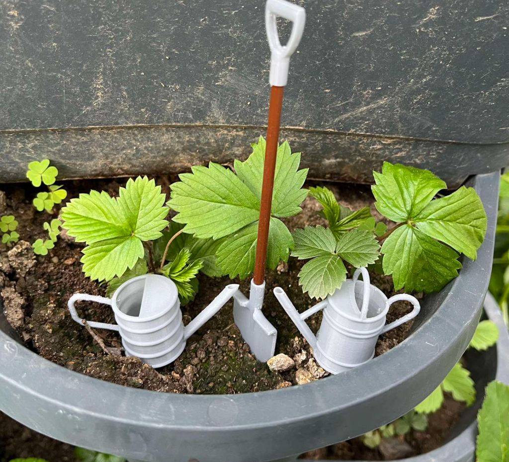 Watering can 1:10 and 1:12, miniature, diorama