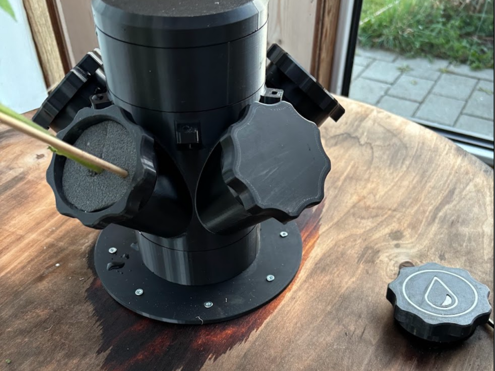 Mountplate (uses skrews or 4mm bolts)