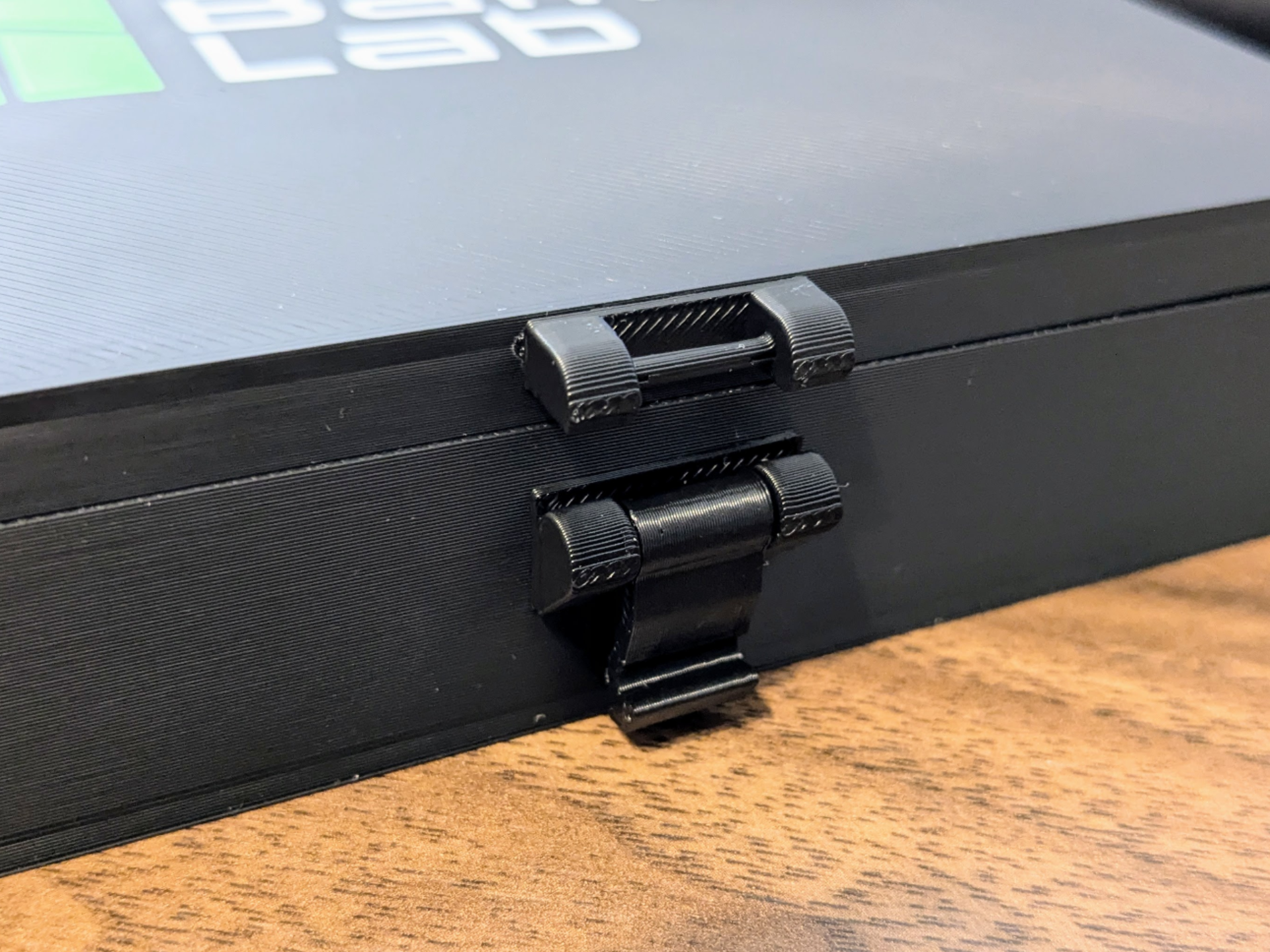 Standalone Latch for Small Boxes
