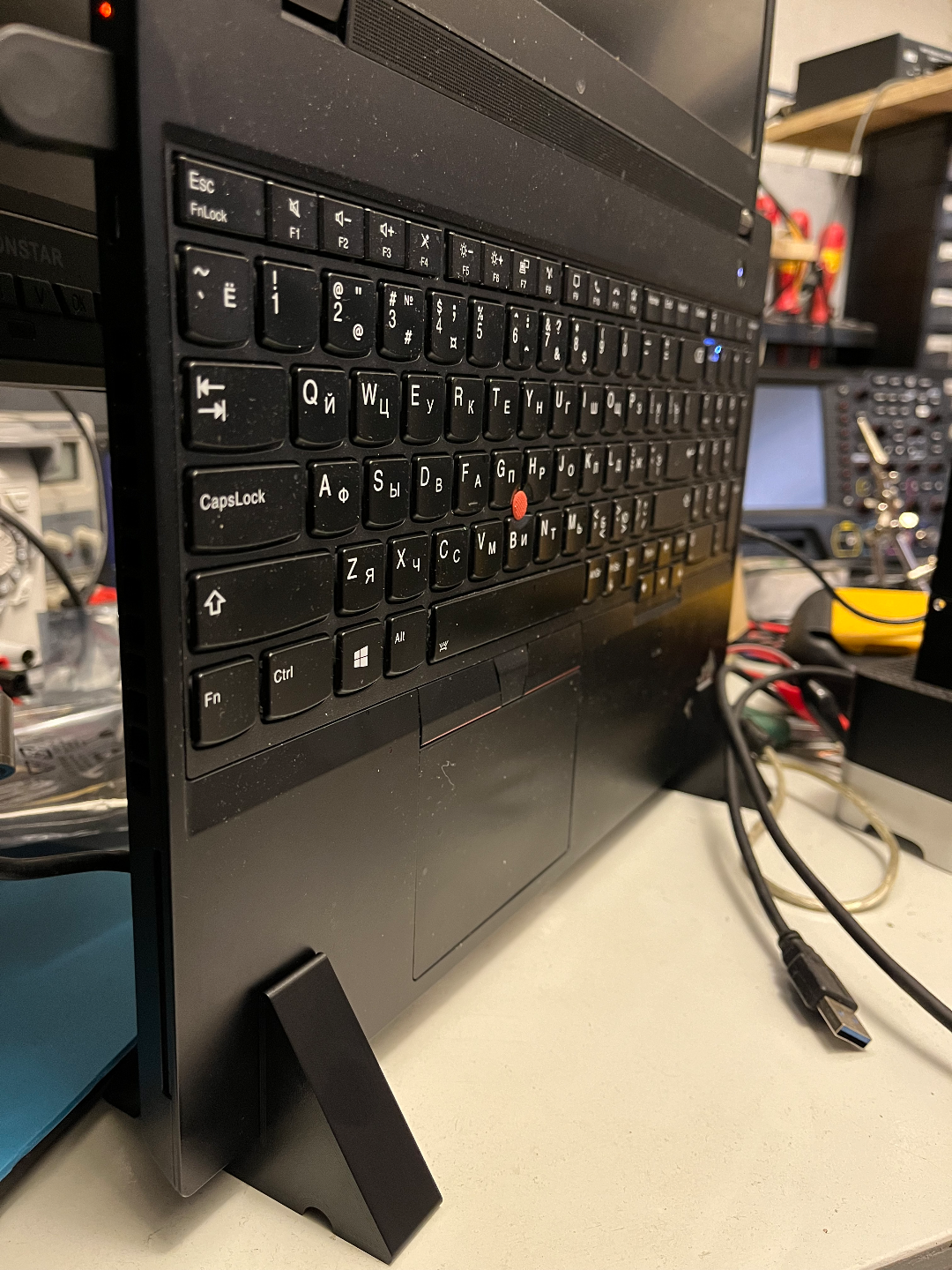 Thinkpad T15p vertical stand
