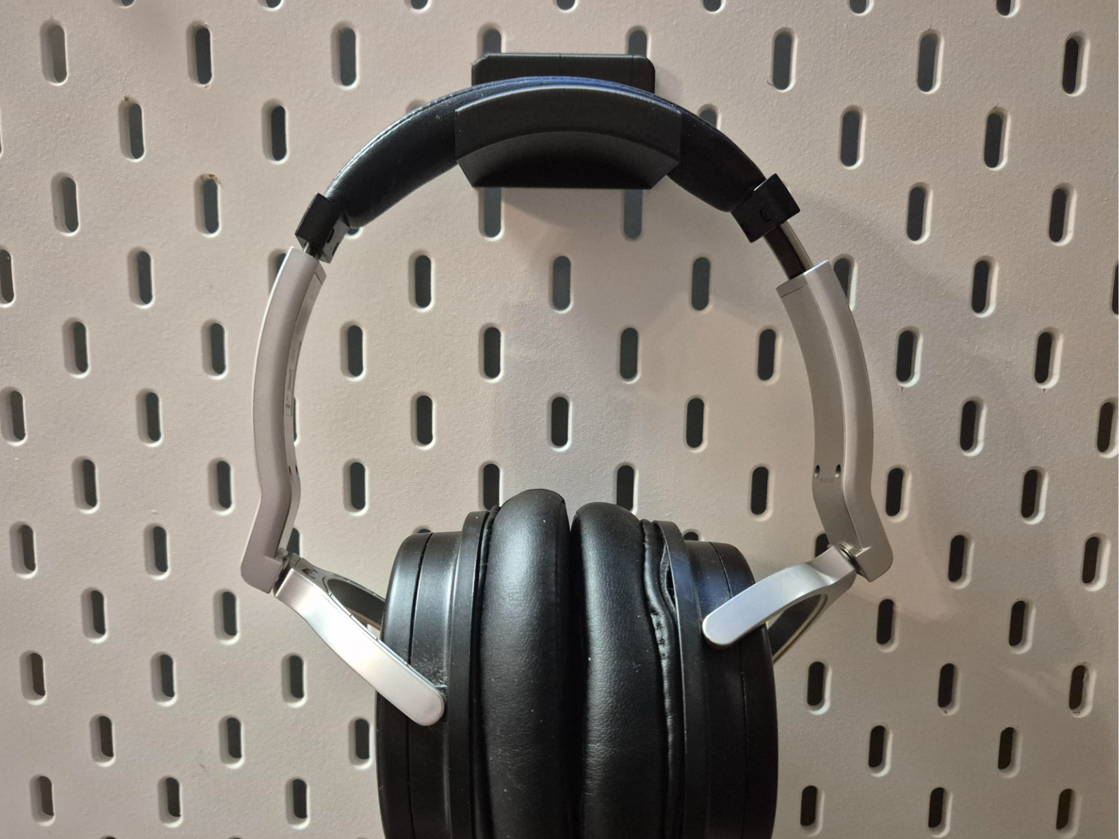 Headphone Holder for IKEA SKADIS