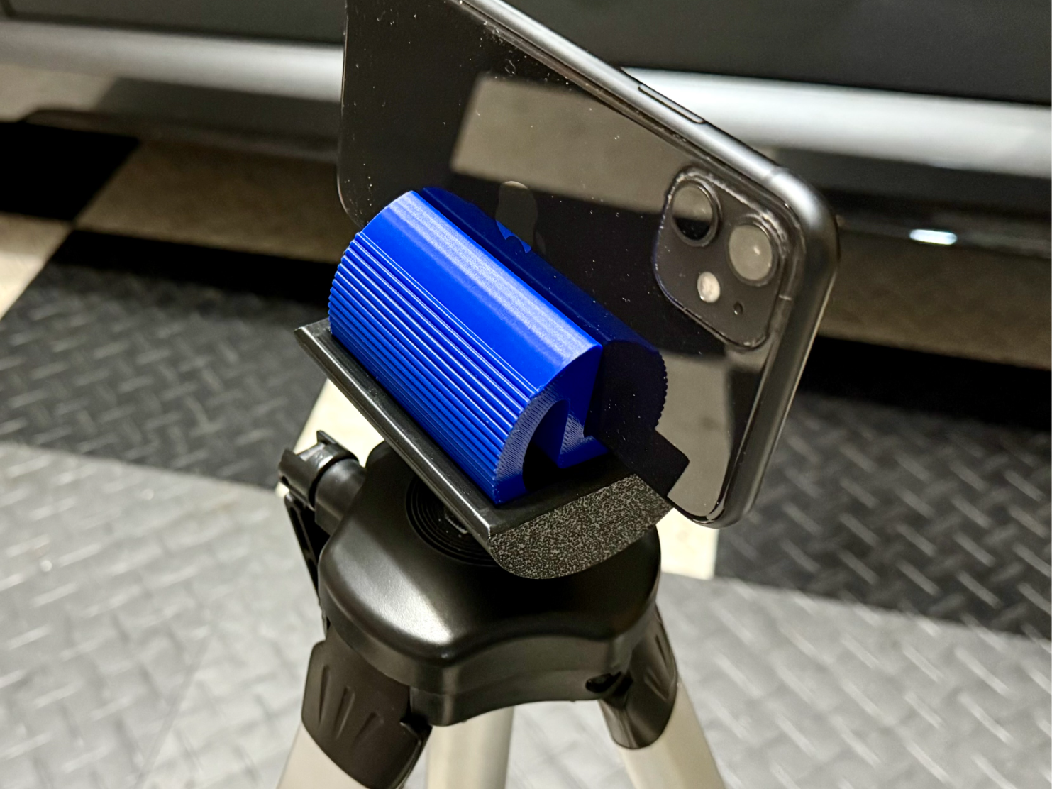 iPhone (12...16) Tripod Mount