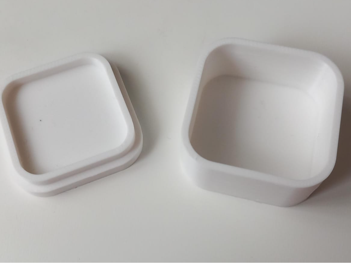 Box with lid