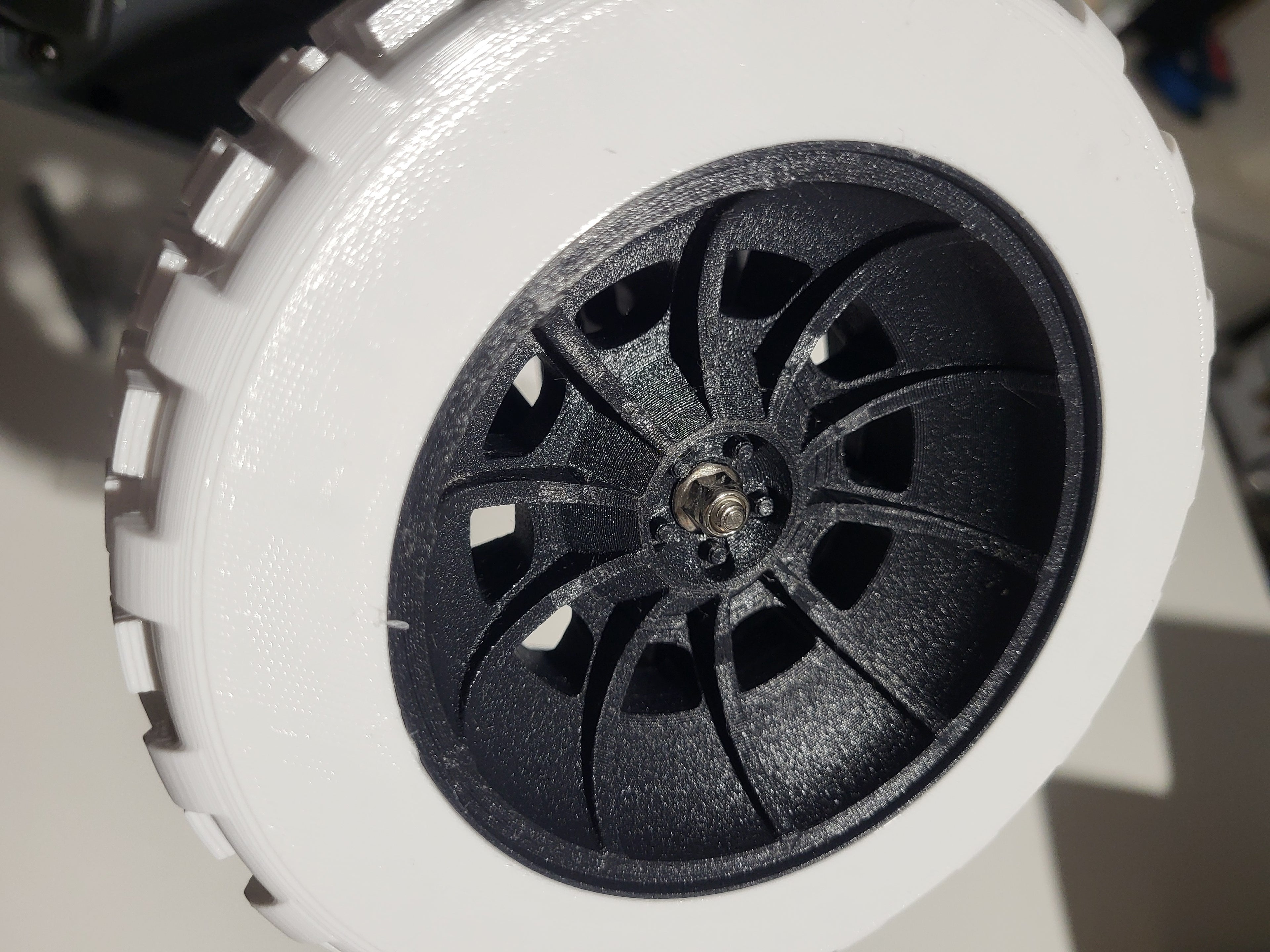 RC Tire and Rim – 14 mm Hex