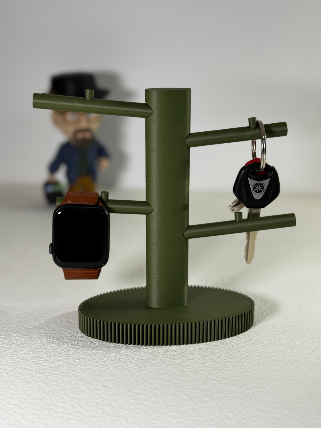Organizer of keys, watches and bracelets.