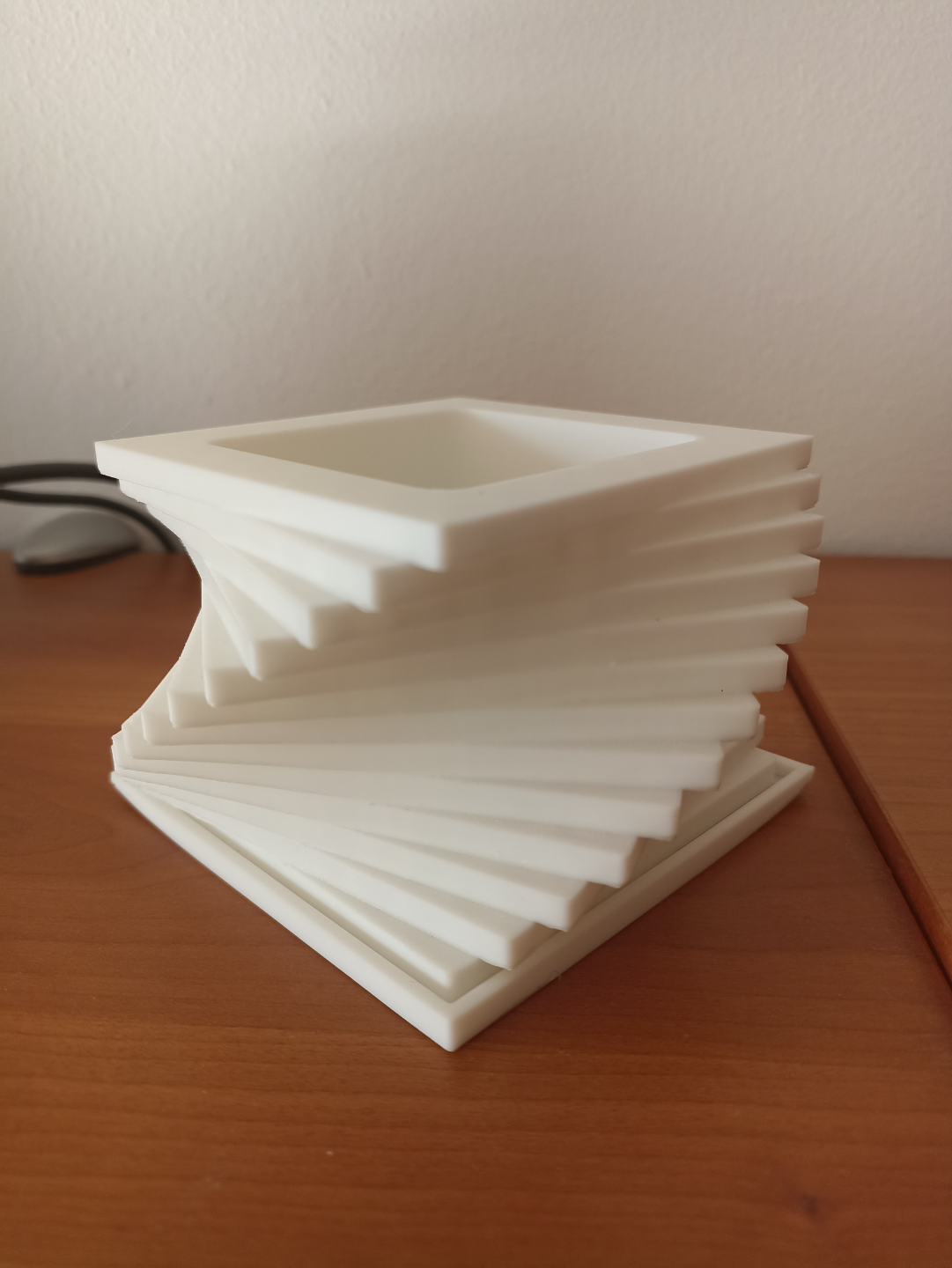 Twisted Planter/Vase with base