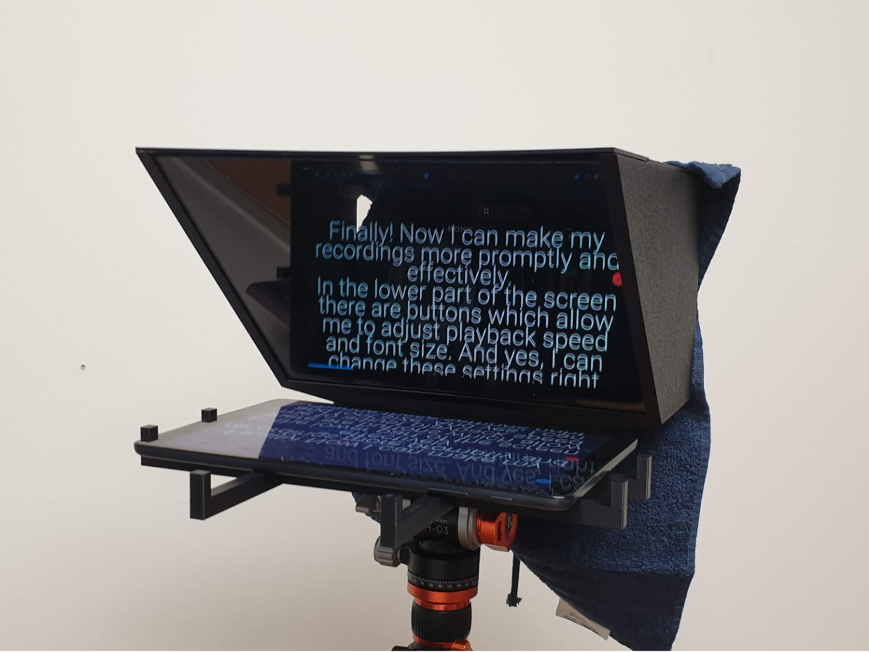 Teleprompter for tablet or screen