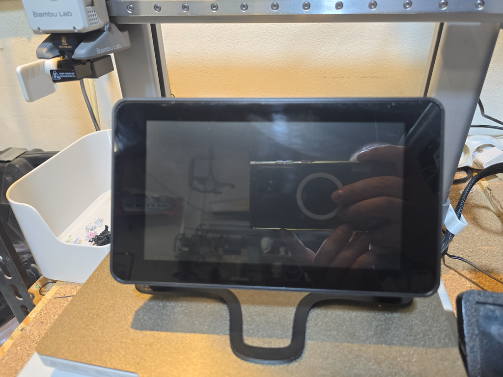 Raspberry Pi 7" Touch Screen Display -Stand