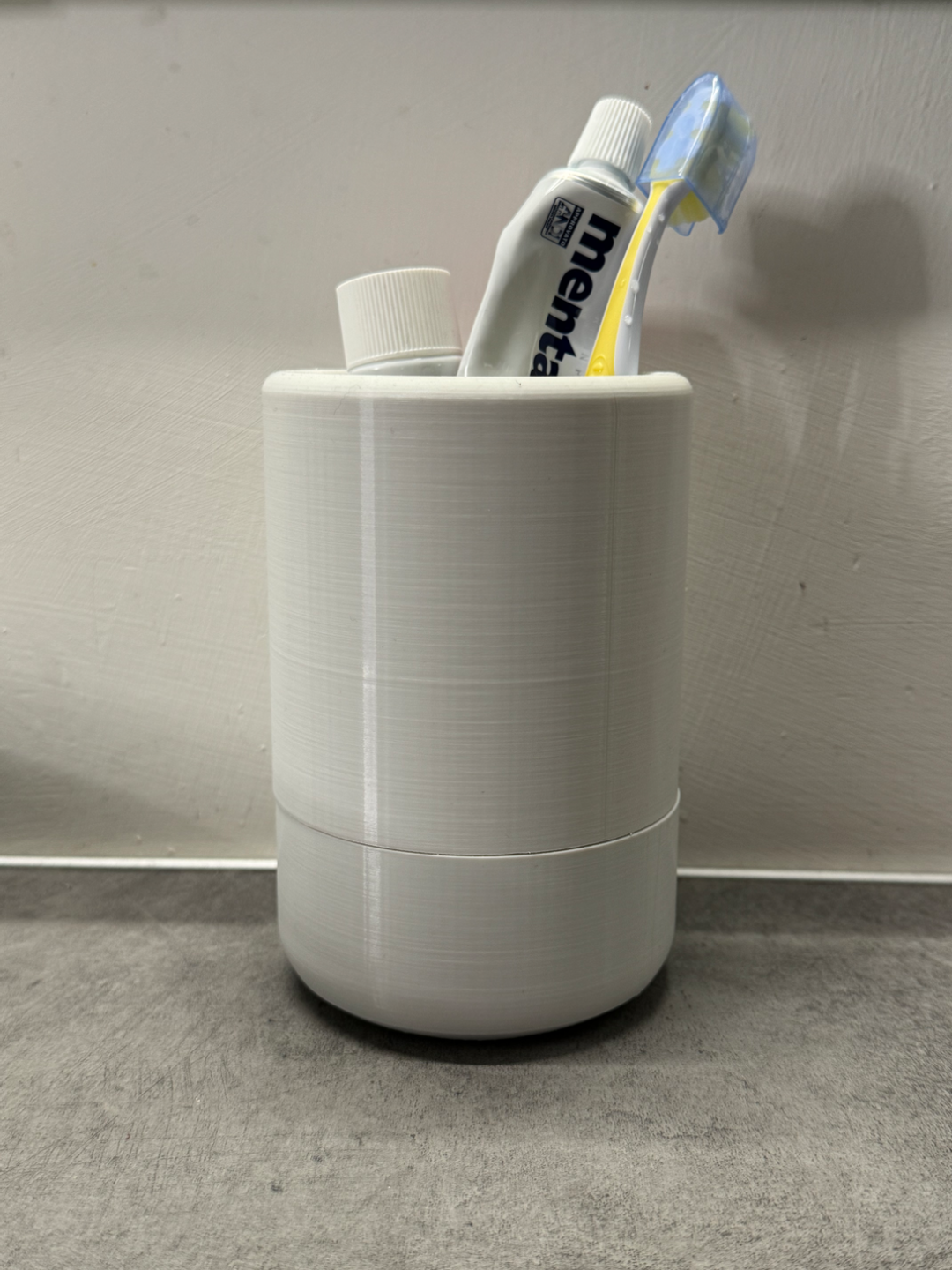 Vase/Toothbrush Holder