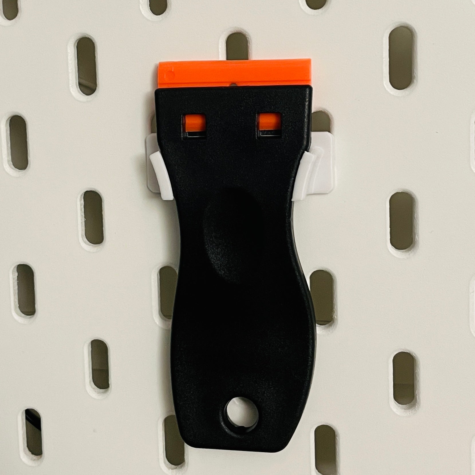Plastic Razor Blade Scraper Skadis Holder