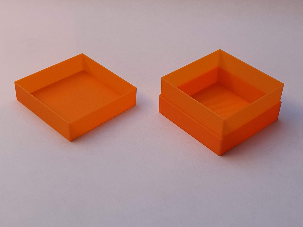 Tiny box with lid vase mode