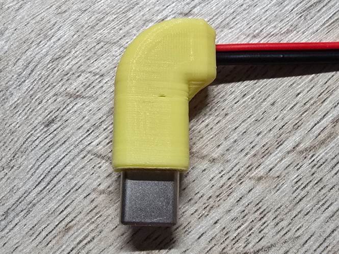 Angled USB Type-C plug(left-right)