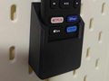 Roku remote skadis holder