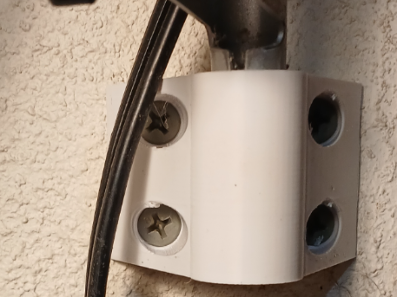 Screw in wall mount for desk lamp with post