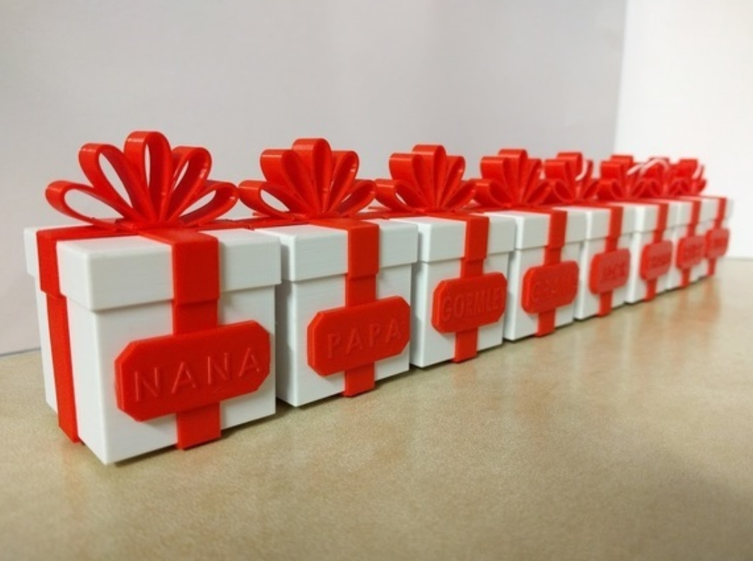 Present Box With Name Tag Ornament