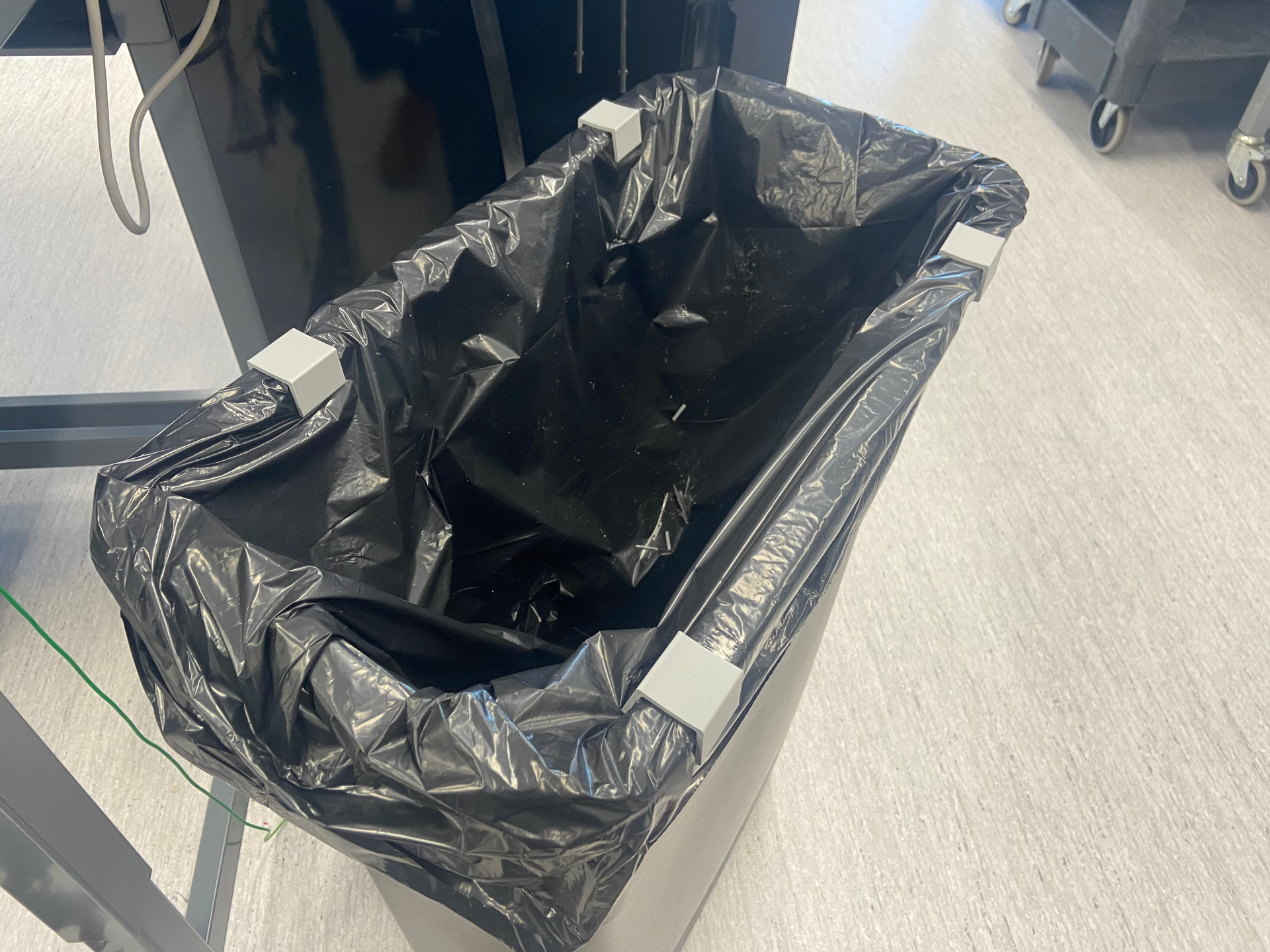 Trash Can Clip