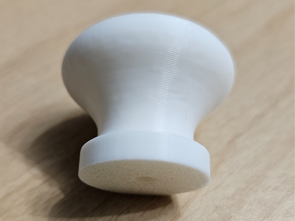 Simple movable knob