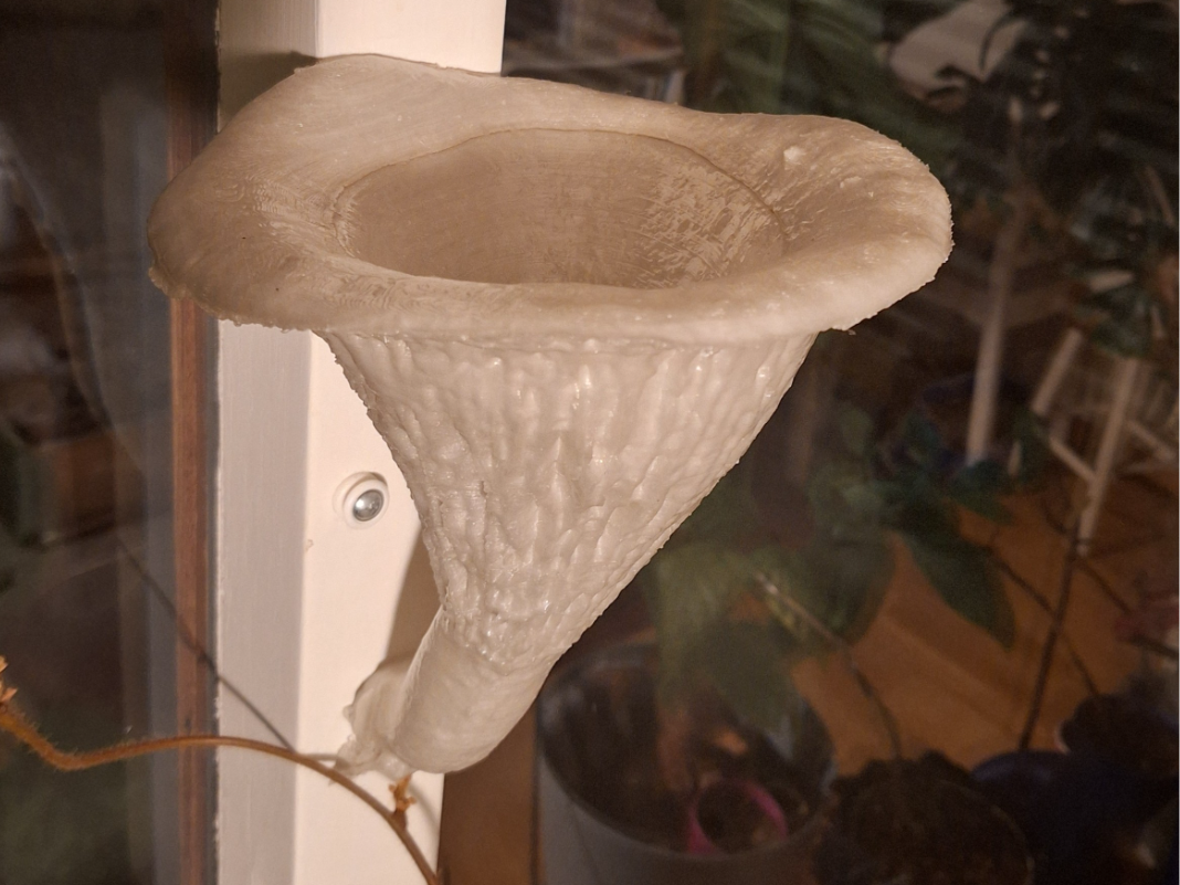Lifelike Mushroom Shelf/Planter