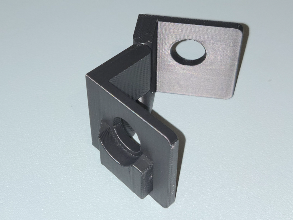 Version 1 hinges for GOEWS tiles