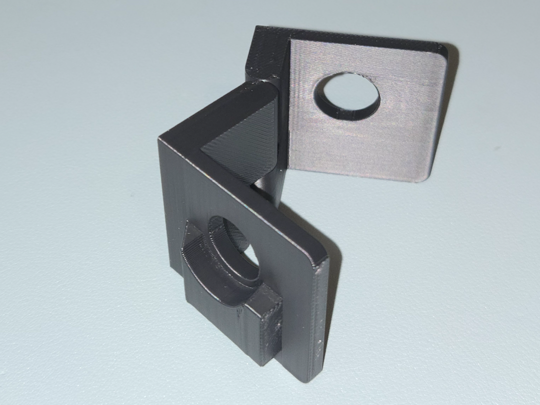 Version 1 hinges for GOEWS tiles