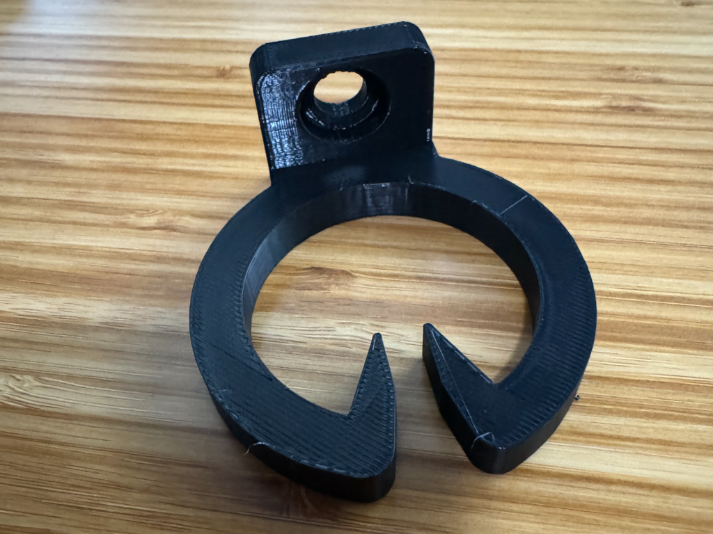 Cable Management - Countersunk M8 hole