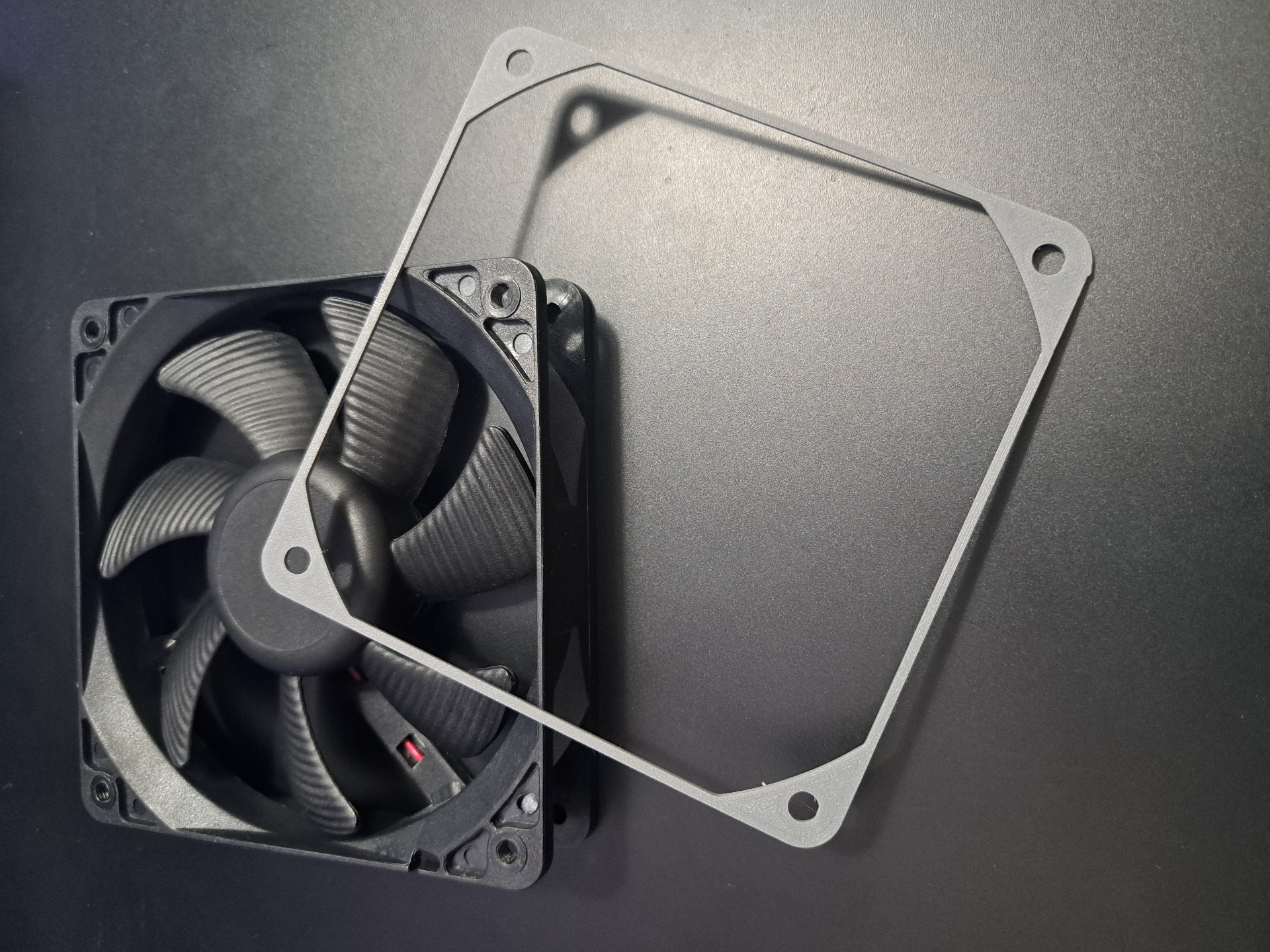 PC case fan spacer