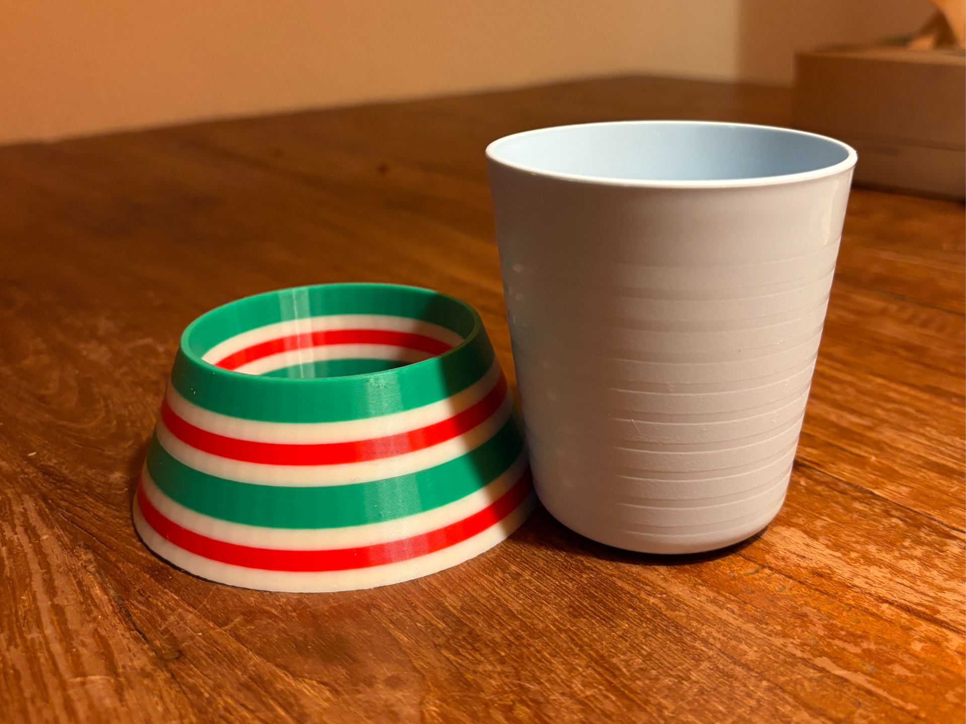 non-spill cup holder / anti tip coaster
