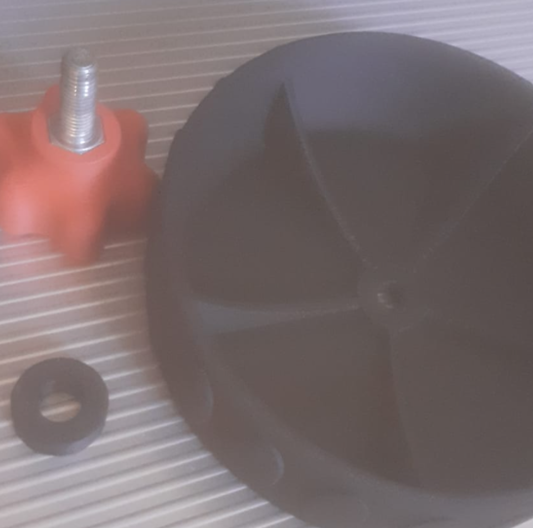 Lawnmower wheel