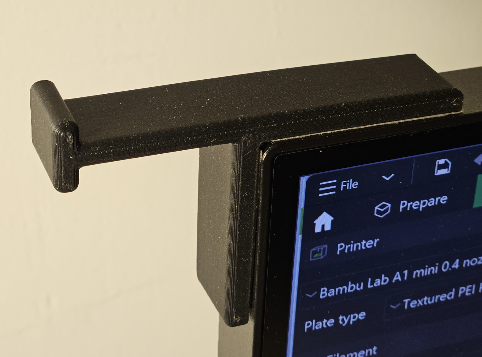 Very simple earphone holder